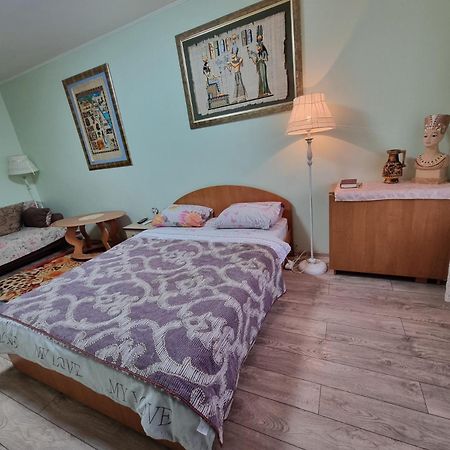 House Hotel Apartments 2 Rivne Extérieur photo