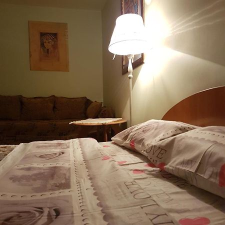 House Hotel Apartments 2 Rivne Extérieur photo
